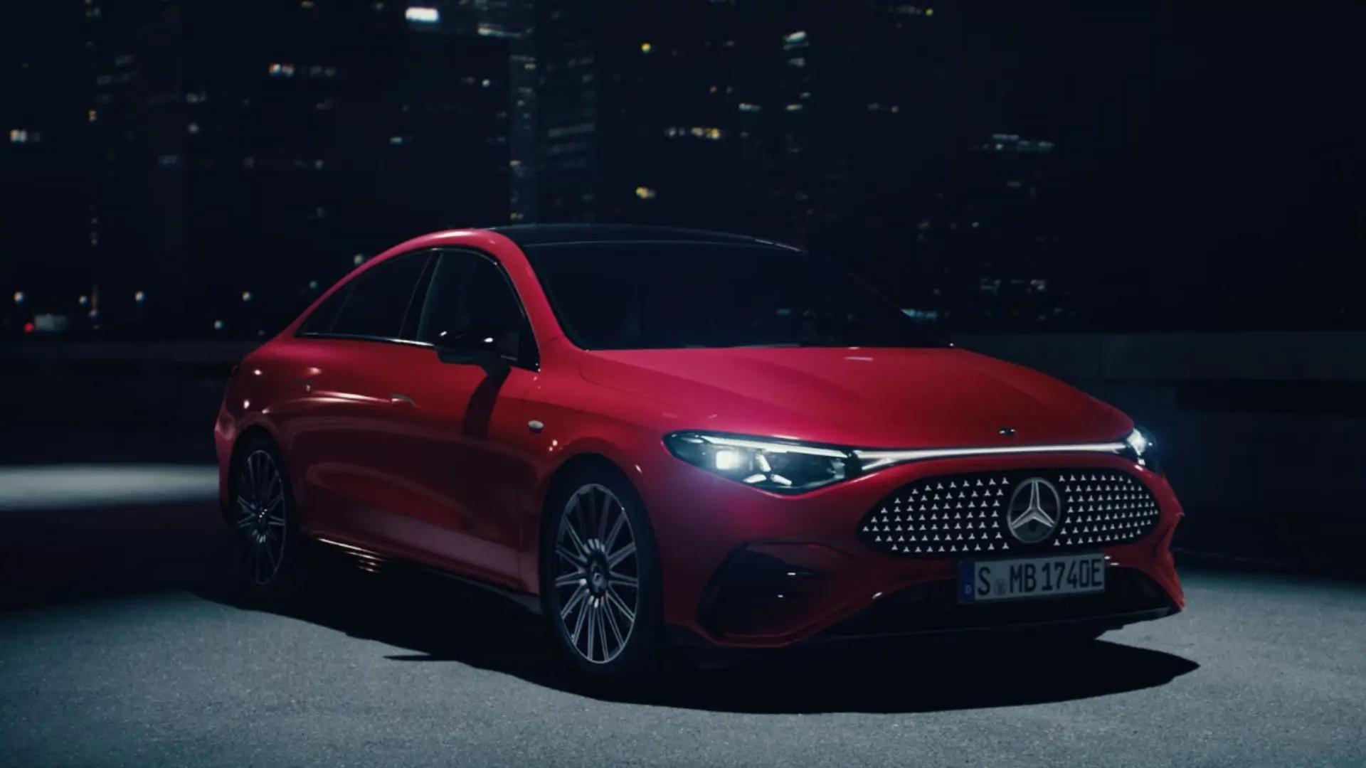 Voiture CLA de profil