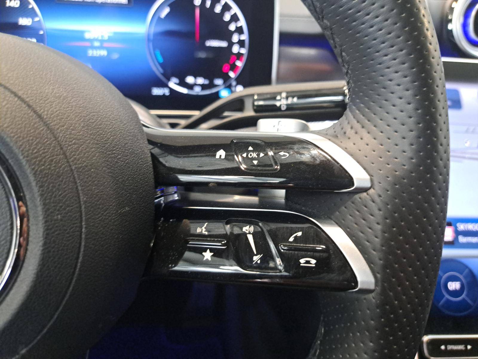 Image Mercedes-Benz CLASSE C BERLINE Classe C 300 e Hybrid EQ Berline AMG Line  Classe C 300 d e Hybrid EQ Berline AMG Line Classe C 300 e Hybrid EQ Berline AMG Line