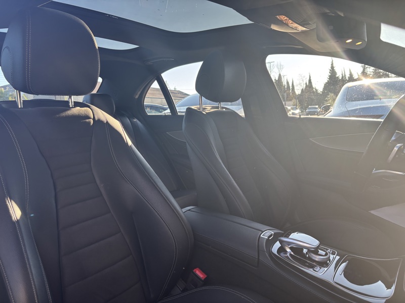 Image Mercedes-Benz CLASSE E BERLINE E 220 d Berline Sportline  Classe E 220 d 9G-Tronic Fascination E 220 d Berline Sportline