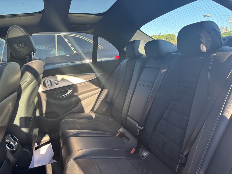 Image Mercedes-Benz CLASSE E BERLINE E 220 d Berline Sportline  Classe E 220 d 9G-Tronic Fascination E 220 d Berline Sportline