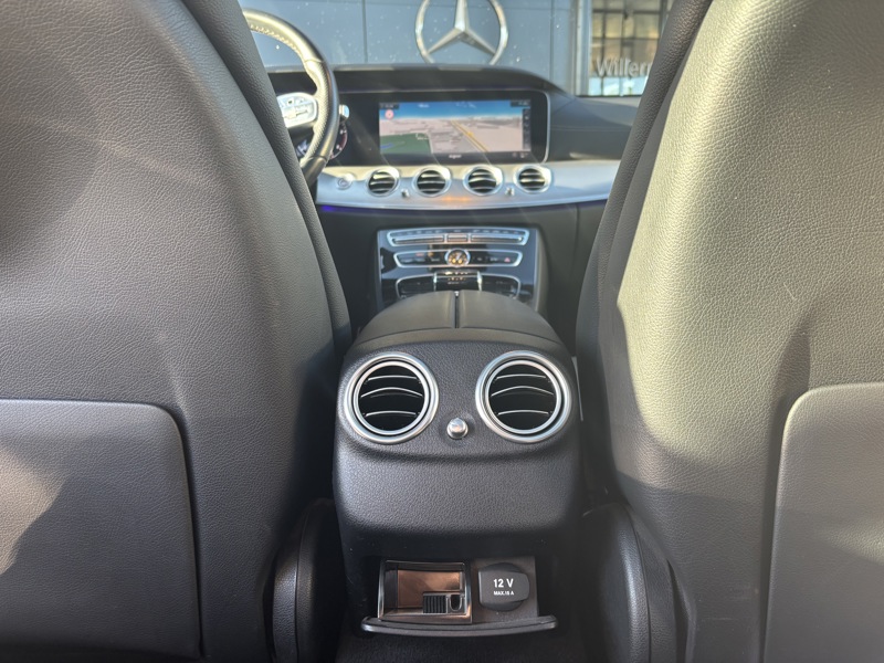 Image Mercedes-Benz CLASSE E BERLINE E 220 d Berline Sportline  Classe E 220 d 9G-Tronic Fascination E 220 d Berline Sportline