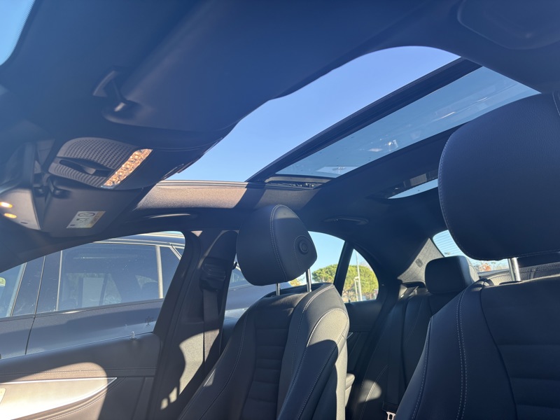 Image Mercedes-Benz CLASSE E BERLINE E 220 d Berline Sportline  Classe E 220 d 9G-Tronic Fascination E 220 d Berline Sportline