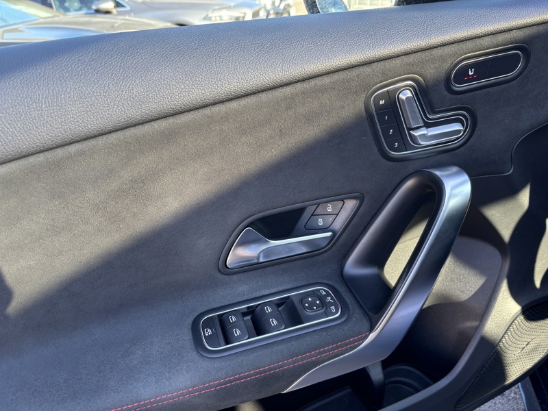 Image Mercedes-Benz CLASSE A 200 d AMG Line AMG Line  200 d AMG Line