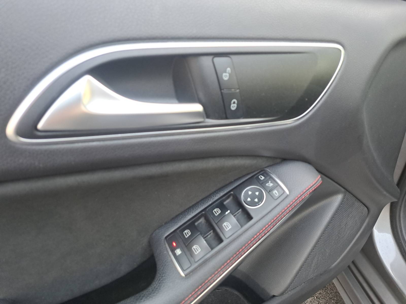 Image Mercedes-Benz CLASSE A A 200 d Intuition  Classe A 200 d 7G-DCT Fascination A 200 d Intuition