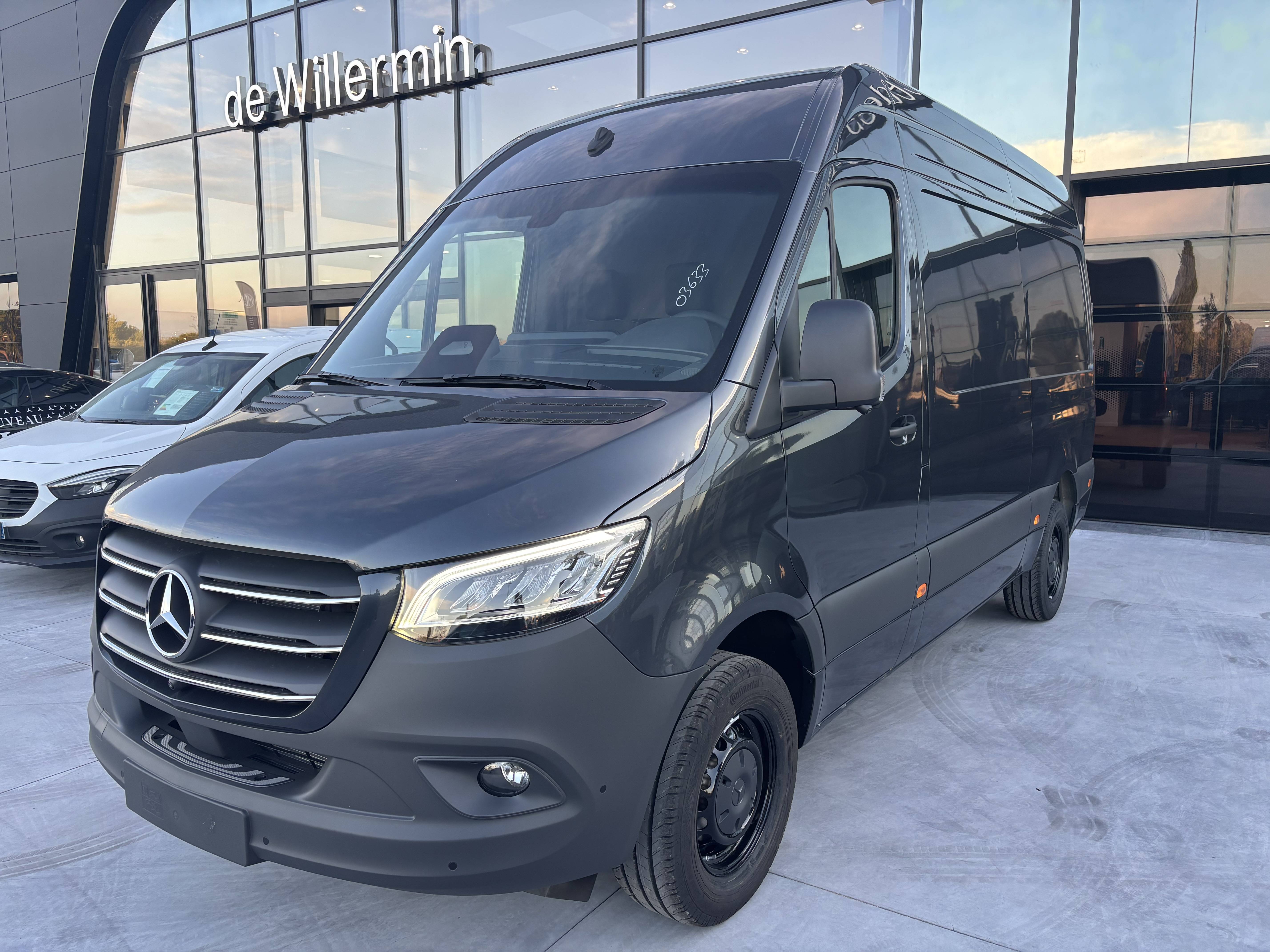 Photo Mercedes-Benz SPRINTER 319 CDI Fourgon PRO Toit sureleve Standar  SPRINTER 319 FG 37 3,5t PRO
