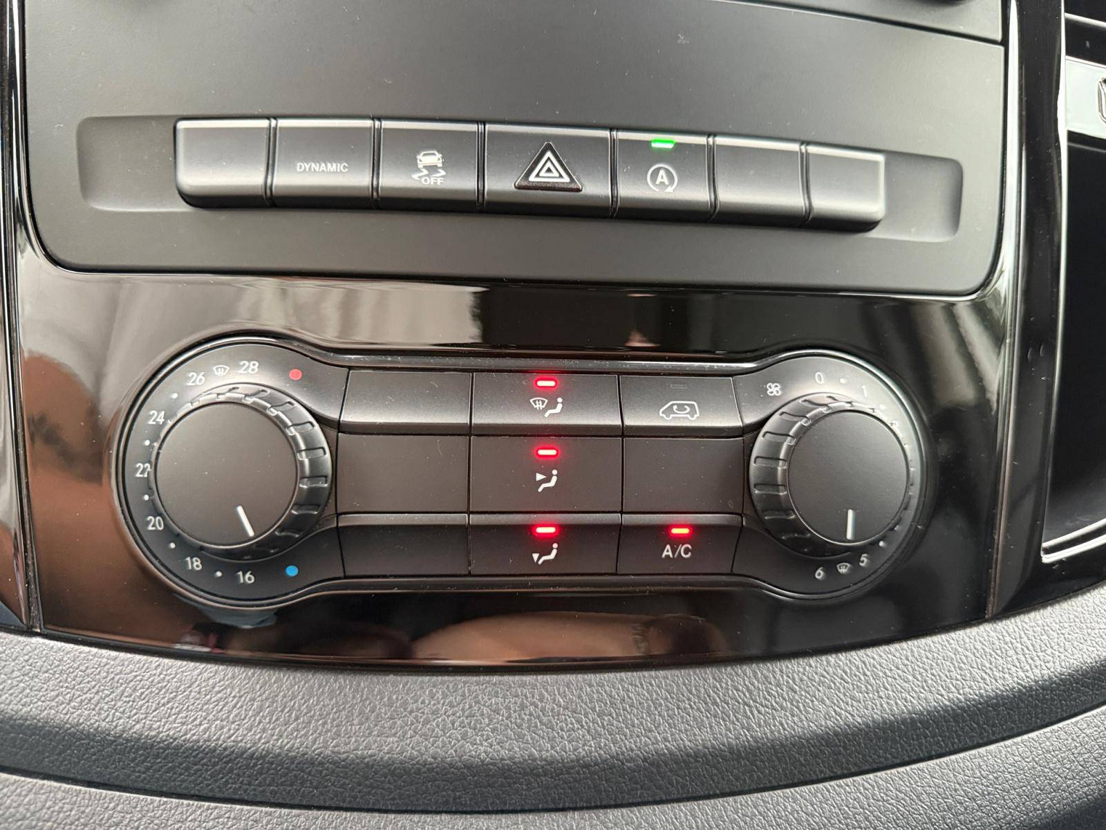 Image Mercedes-Benz VITO 119 CDI Fourgon Long  VITO FOURGON 119 CDI LONG BVA RWD SELECT 119 CDI Fourgon Long