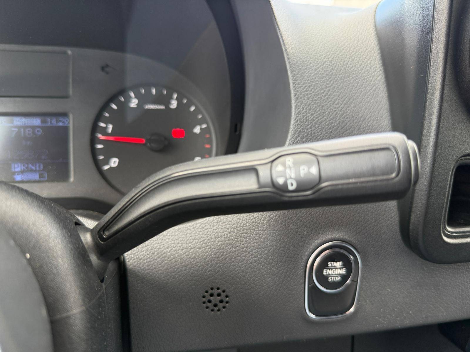 Image Mercedes-Benz SPRINTER 319 CDI Fourgon Toit sureleve Standard  SPRINTER FGN 319 CDI 37 3.5T PROPULSION 319 CDI Fourgon Toit sureleve Standard