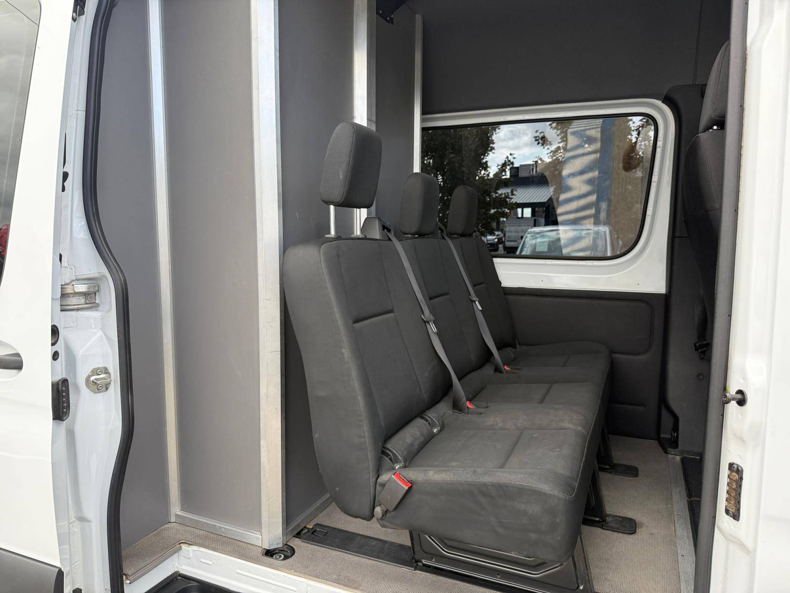 Image Mercedes-Benz SPRINTER 319 CDI Fourgon Toit sureleve Standard  SPRINTER FGN 319 CDI 37 3.5T PROPULSION 319 CDI Fourgon Toit sureleve Standard