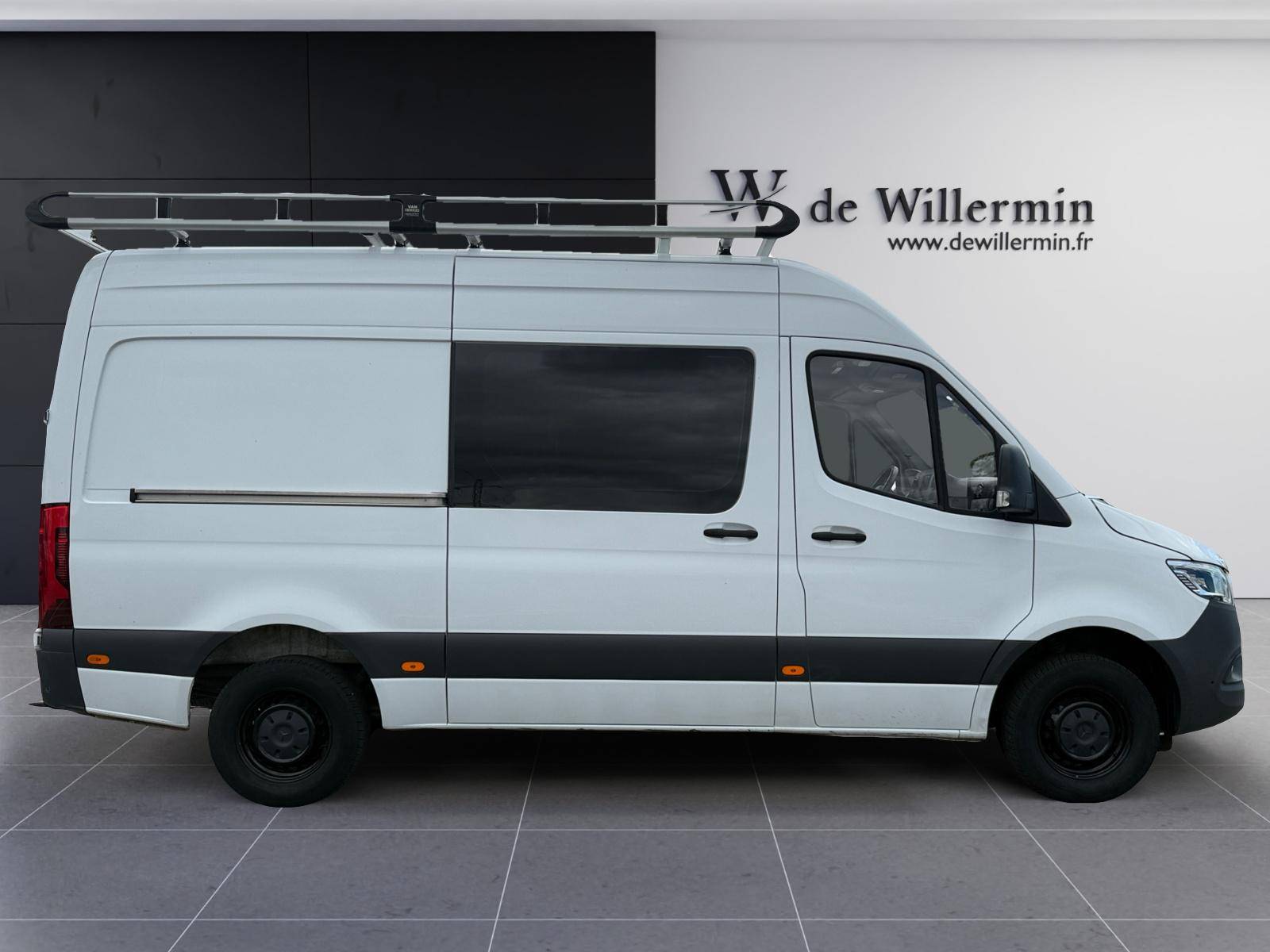 Image Mercedes-Benz SPRINTER 319 CDI Fourgon Toit sureleve Standard  SPRINTER FGN 319 CDI 37 3.5T PROPULSION 319 CDI Fourgon Toit sureleve Standard