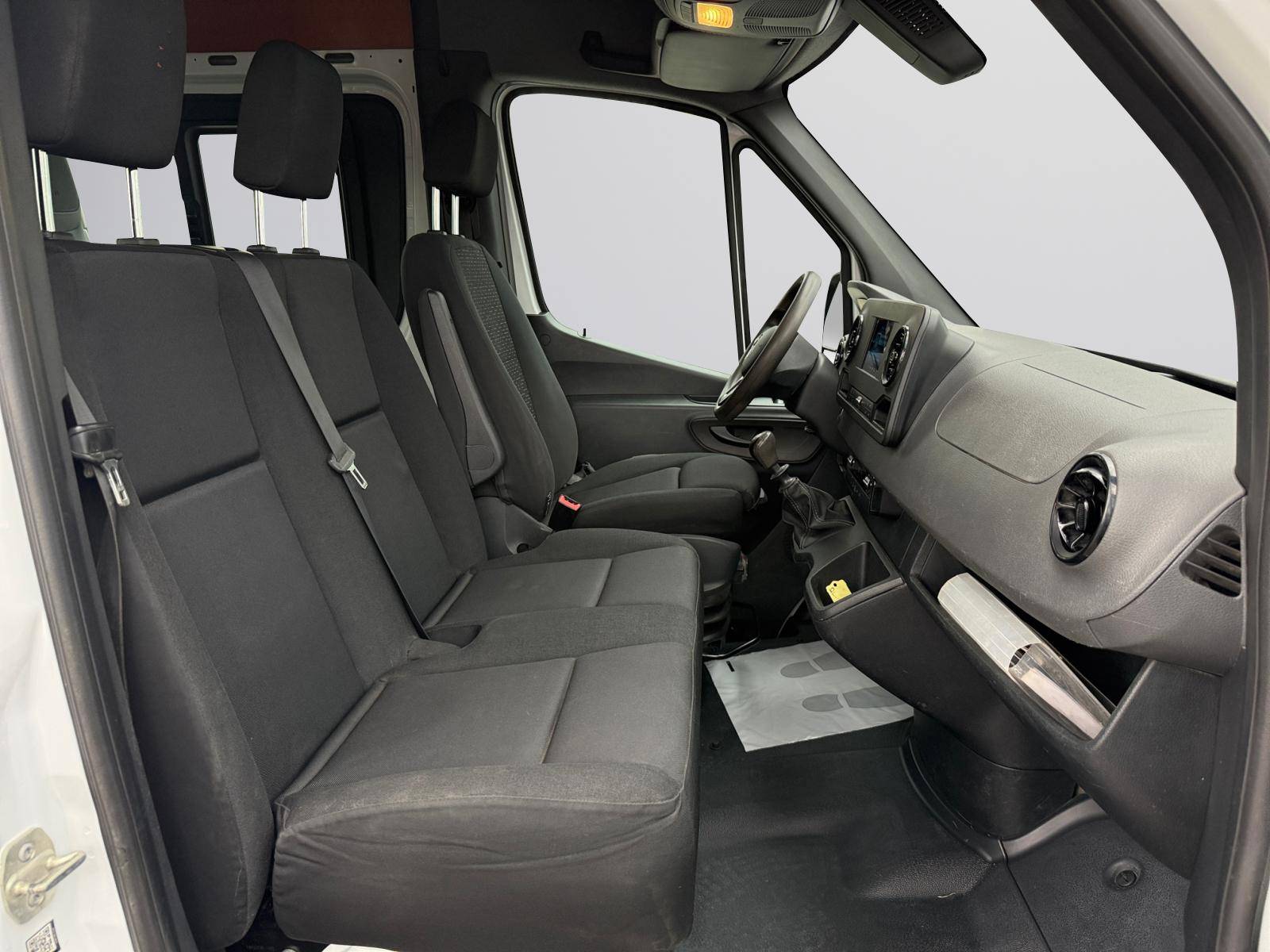 Image Mercedes-Benz SPRINTER 314 CDI Fourgon Toit sureleve Standard  SPRINTER FGN 314 CDI 37 3.5T PROPULSION 314 CDI Fourgon Toit sureleve Standard