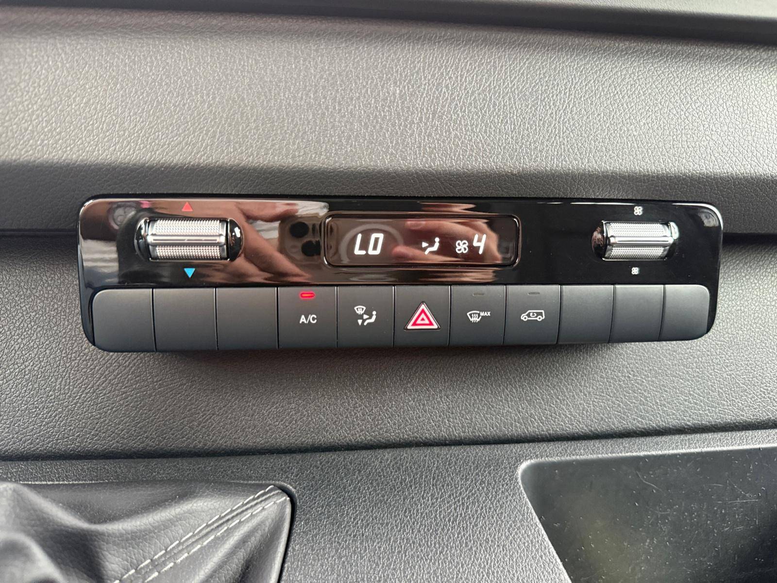 Image Mercedes-Benz SPRINTER 314 CDI Fourgon Toit sureleve Standard  SPRINTER FGN 314 CDI 37 3.5T PROPULSION 314 CDI Fourgon Toit sureleve Standard