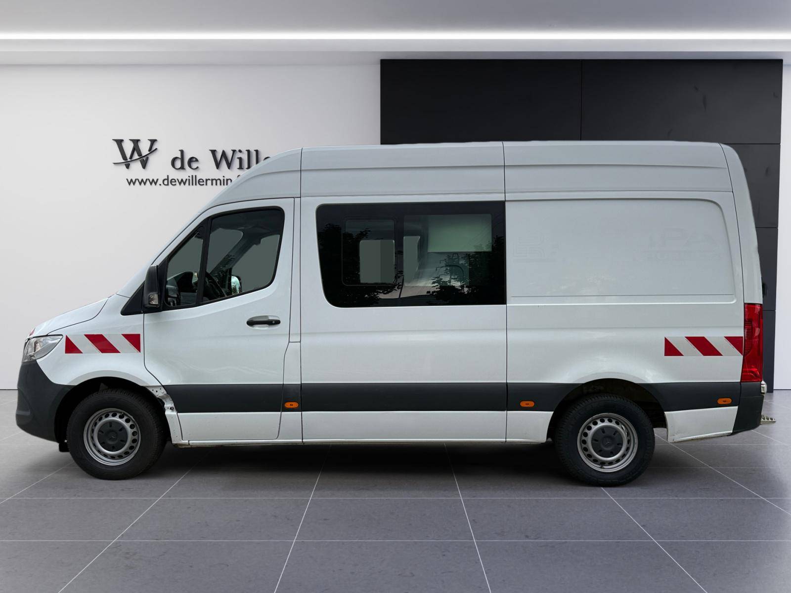 Image Mercedes-Benz SPRINTER 314 CDI Fourgon Toit sureleve Standard  SPRINTER FGN 314 CDI 37 3.5T PROPULSION 314 CDI Fourgon Toit sureleve Standard