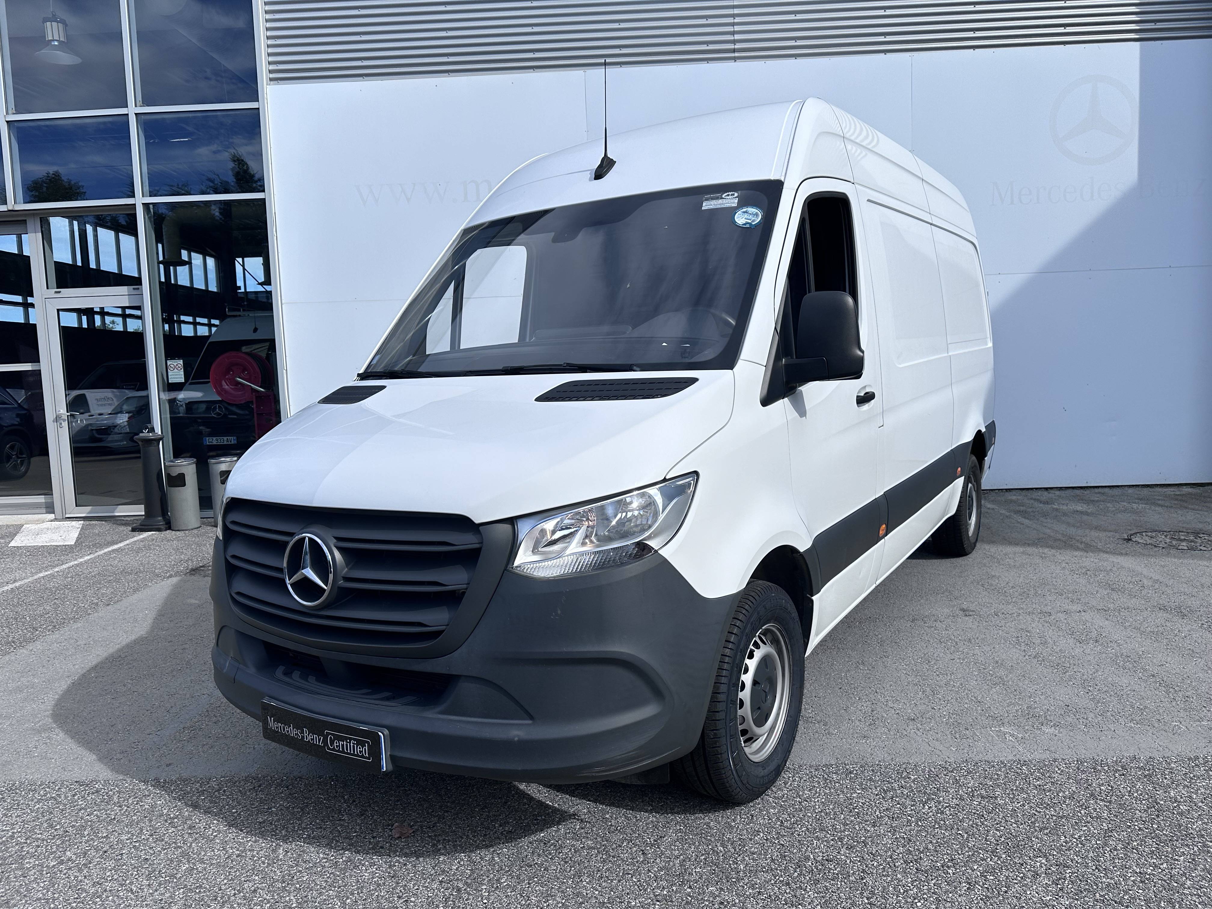 Photo Mercedes-Benz SPRINTER 315 CDI Fourgon Toit sureleve Standard  SPRINTER FGN 315 CDI 37 3.5T RWD FIRST