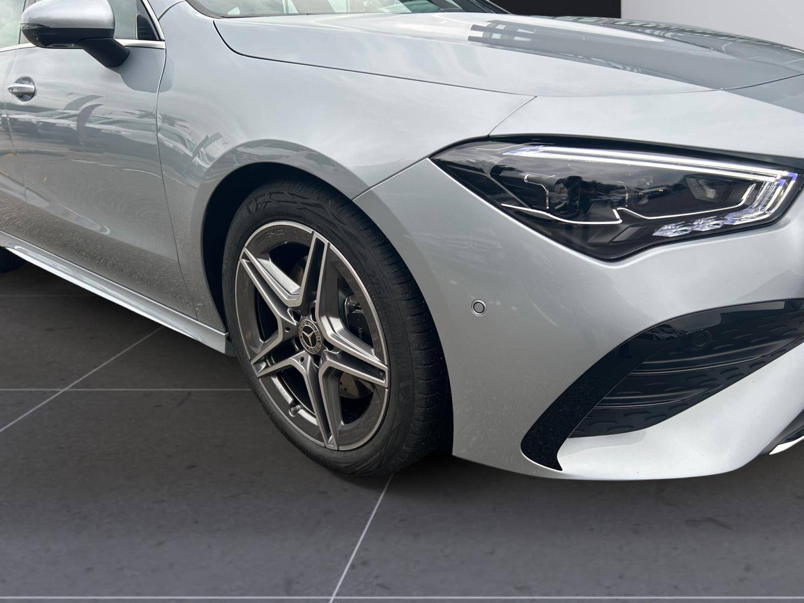 Image Mercedes-Benz CLA SHOOTING BRAKE CLA 200 d Shooting Brake AMG Line  CLA 200 d Shooting Brake AMG Line CLA 200 d Shooting Brake AMG Line