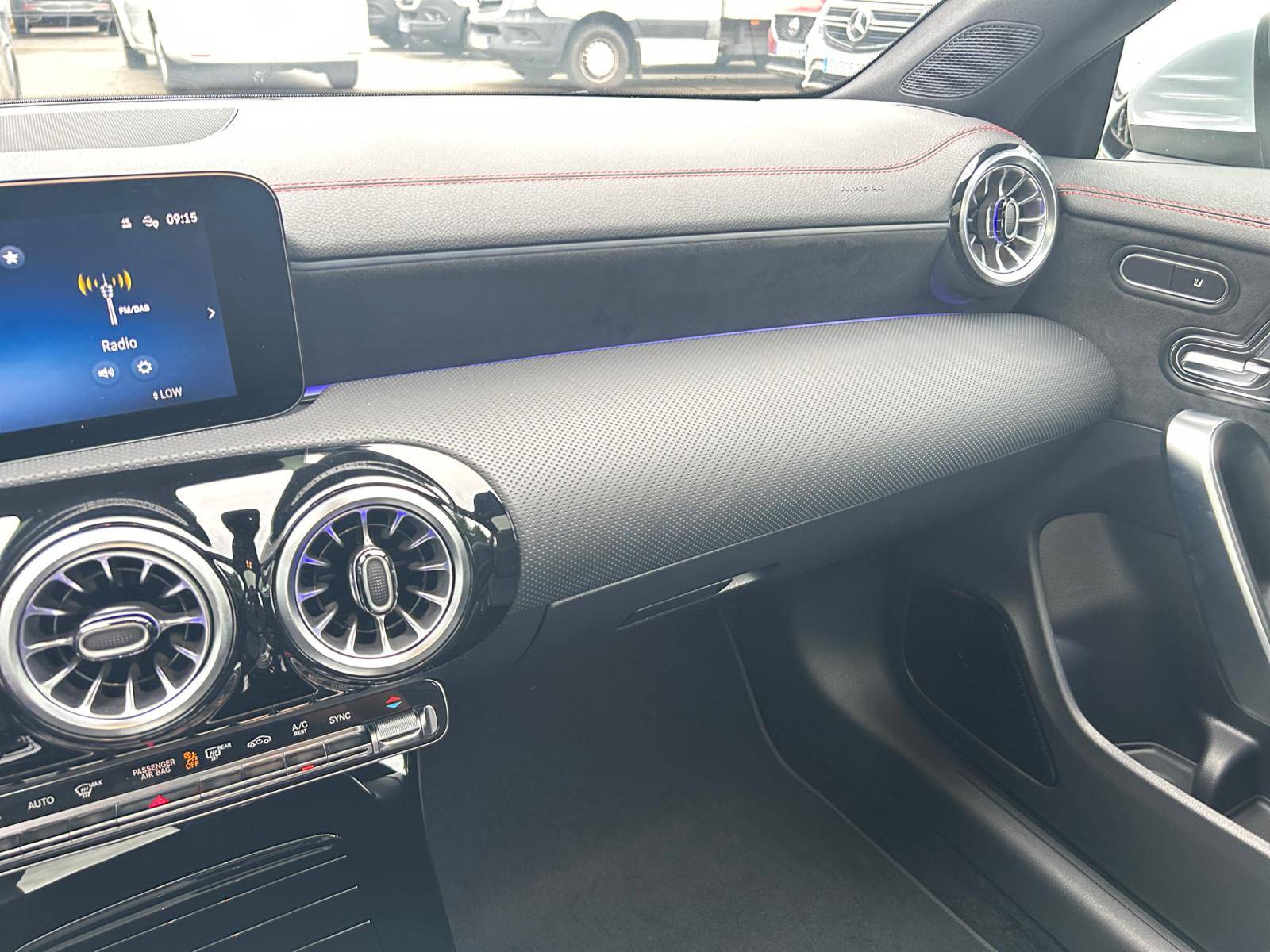 Image Mercedes-Benz CLA SHOOTING BRAKE CLA 200 d Shooting Brake AMG Line  CLA 200 d Shooting Brake AMG Line CLA 200 d Shooting Brake AMG Line