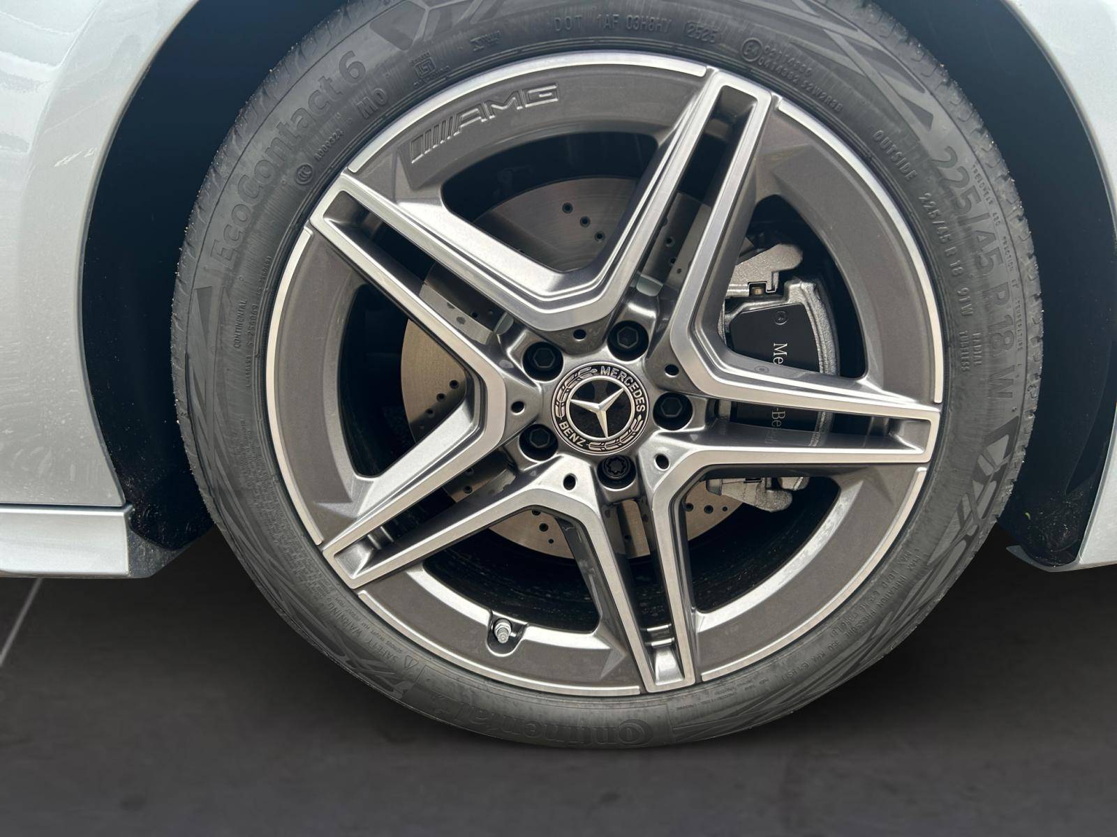 Image Mercedes-Benz CLA SHOOTING BRAKE CLA 200 d Shooting Brake AMG Line  CLA 200 d Shooting Brake AMG Line CLA 200 d Shooting Brake AMG Line