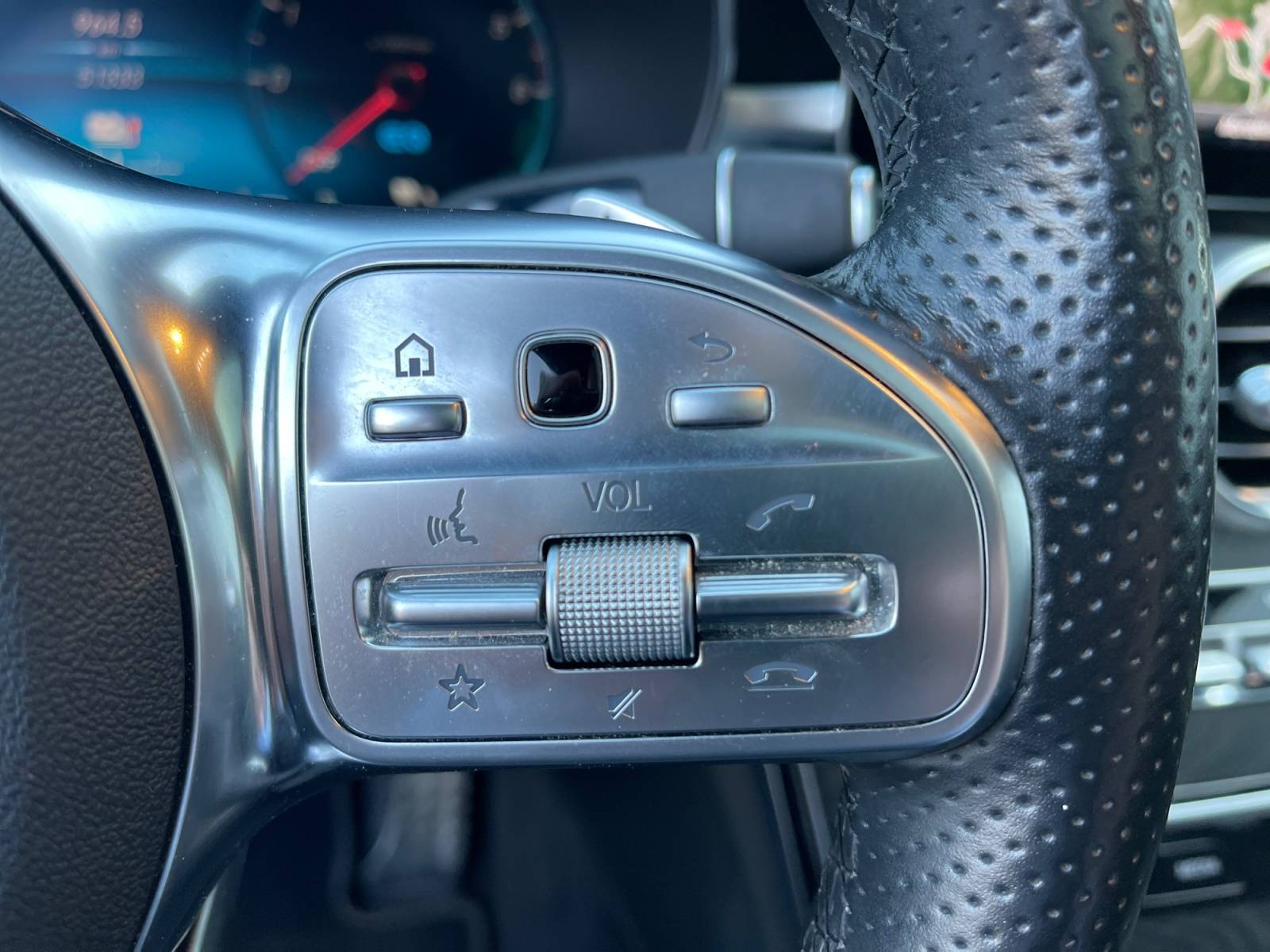 Image Mercedes-Benz CLASSE C BERLINE Classe C 300 de Berline AMG Line  C300 DE 9G-TRONIC AMG LINE Classe C 300 de Berline AMG Line