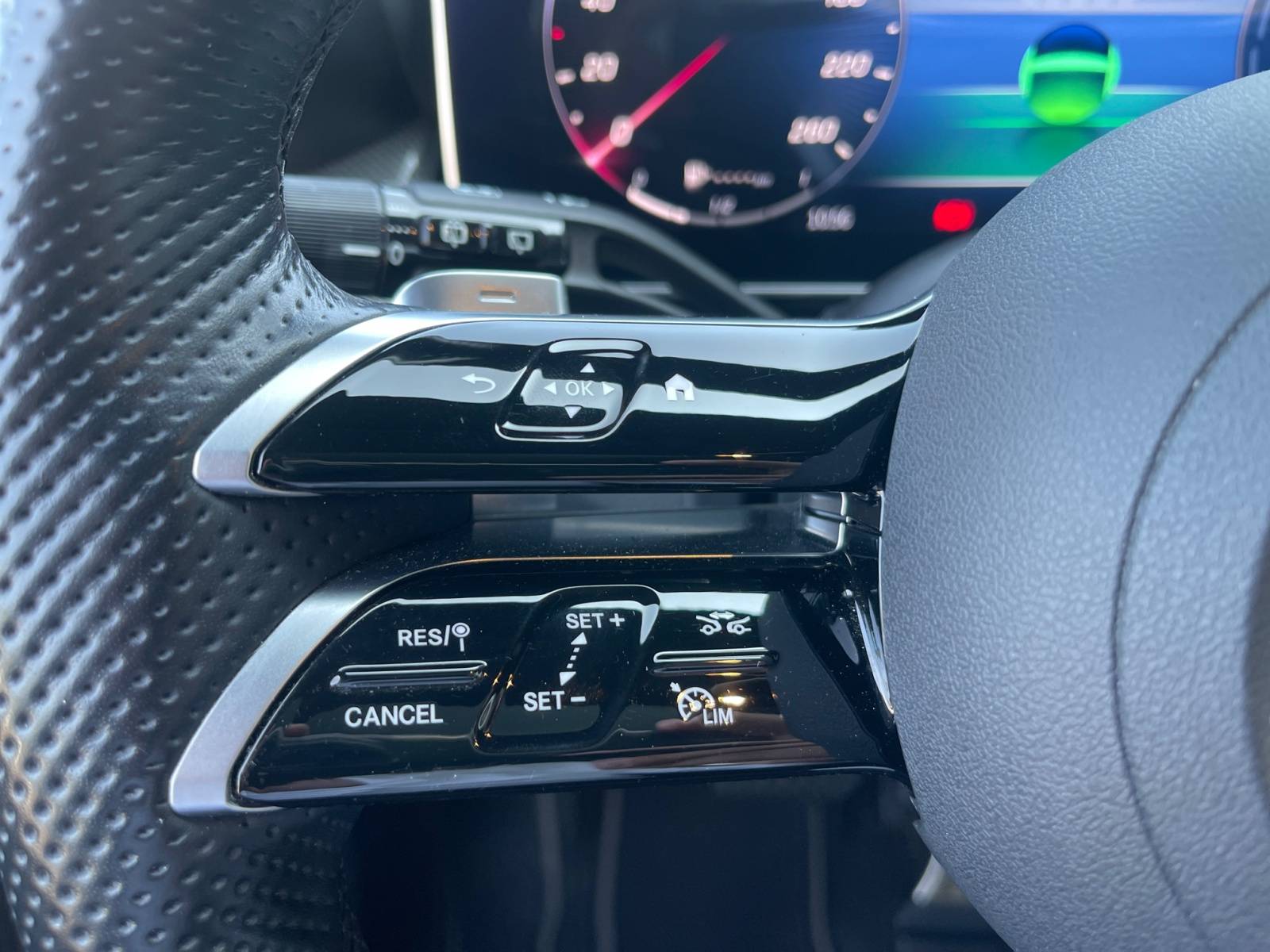 Image Mercedes-Benz GLC SUV GLC 300 de 4MATIC AMG Line  GLC 300 de Hybrid EQ 4MATIC AMG Line GLC 300 de 4MATIC AMG Line