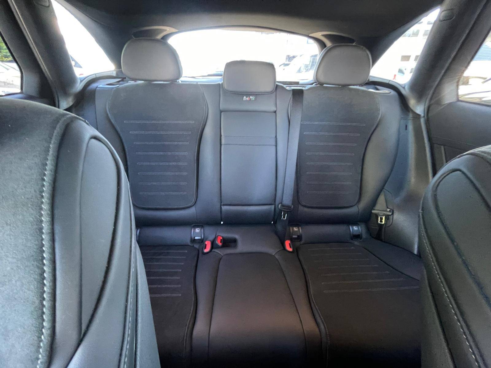 Image Mercedes-Benz GLC SUV GLC 220 d 4MATIC AMG Line  GLC 200 d 4MATIC AMG Line GLC 220 d 4MATIC AMG Line