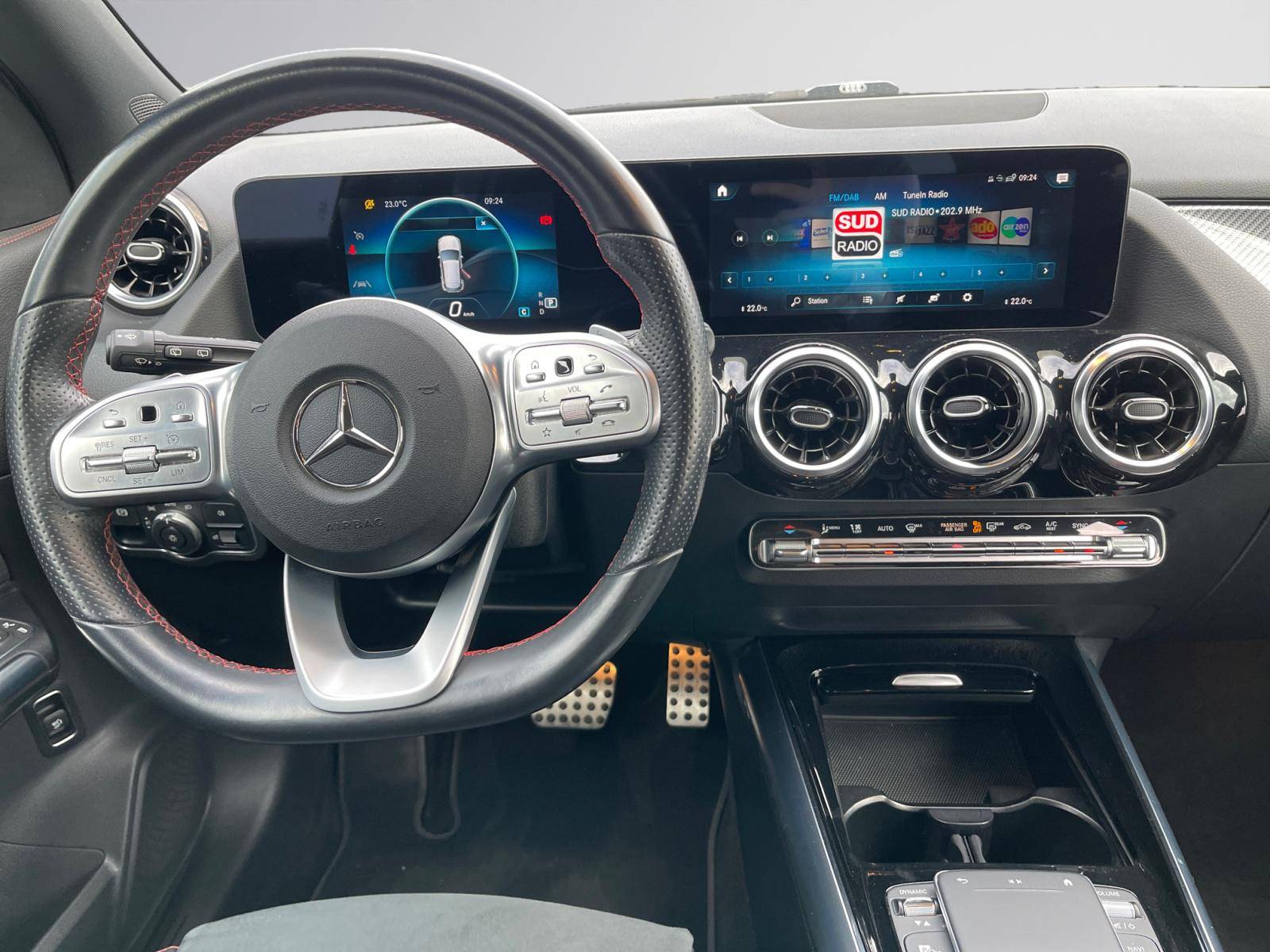 Image Mercedes-Benz GLA 200 d AMG Line  GLA 200D 8G-DCT AMG LINE 200 d AMG Line