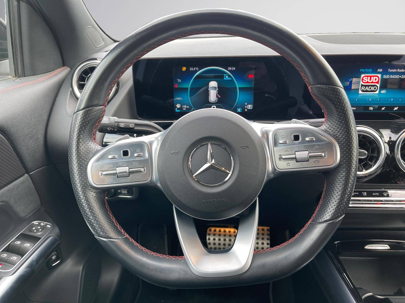 Image Mercedes-Benz GLA 200 d AMG Line  GLA 200D 8G-DCT AMG LINE 200 d AMG Line