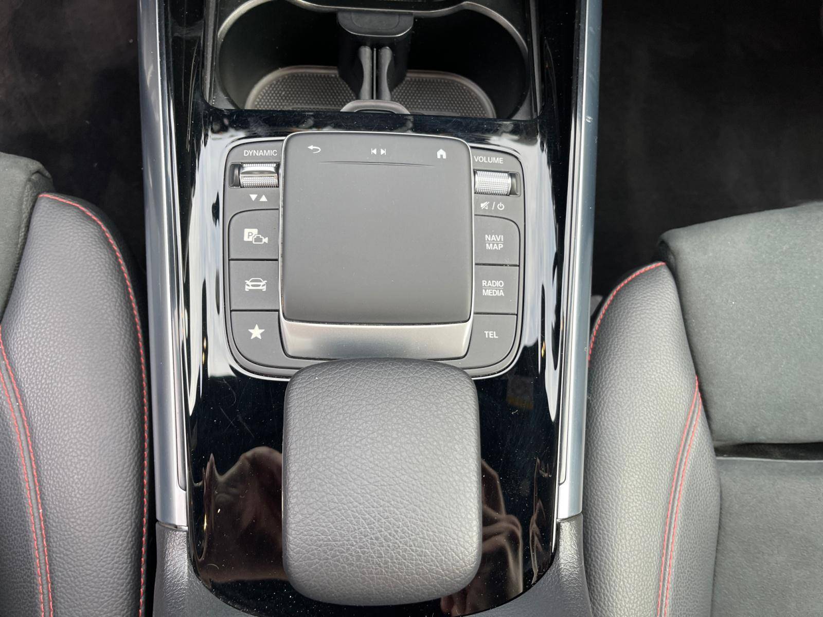 Image Mercedes-Benz GLA 200 d AMG Line  GLA 200D 8G-DCT AMG LINE 200 d AMG Line