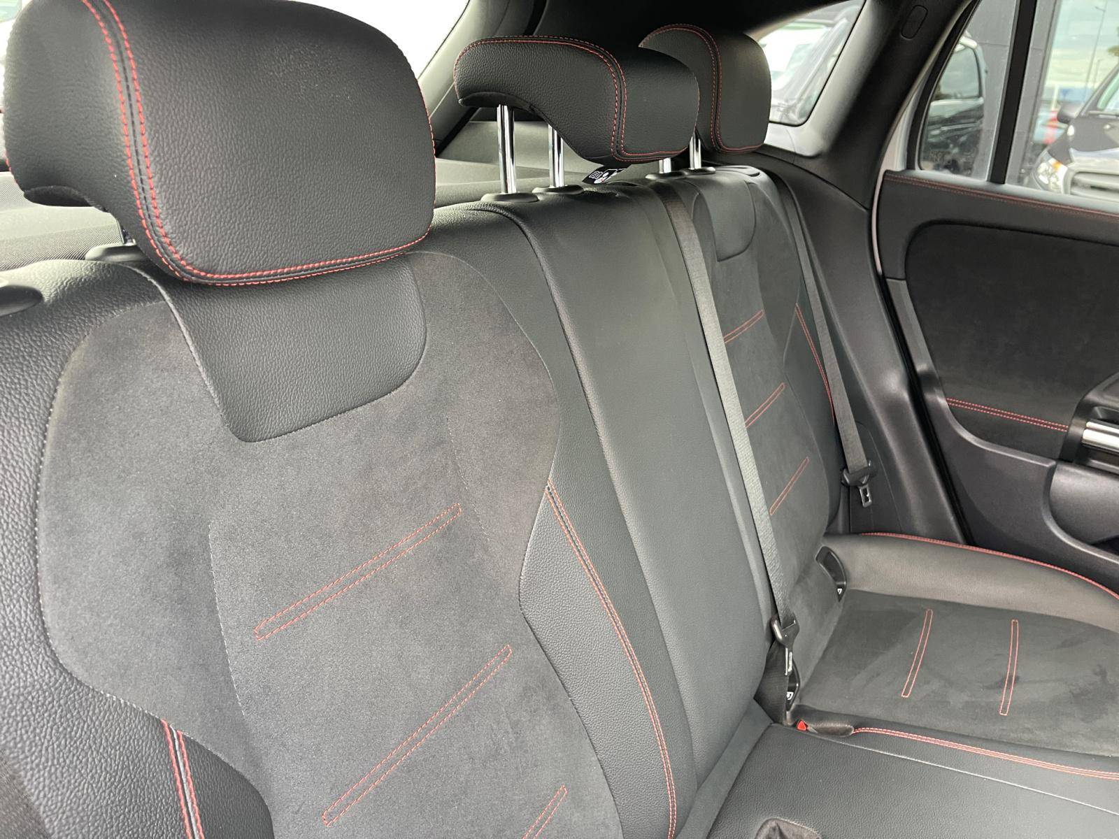 Image Mercedes-Benz GLA 200 d AMG Line  GLA 200D 8G-DCT AMG LINE 200 d AMG Line