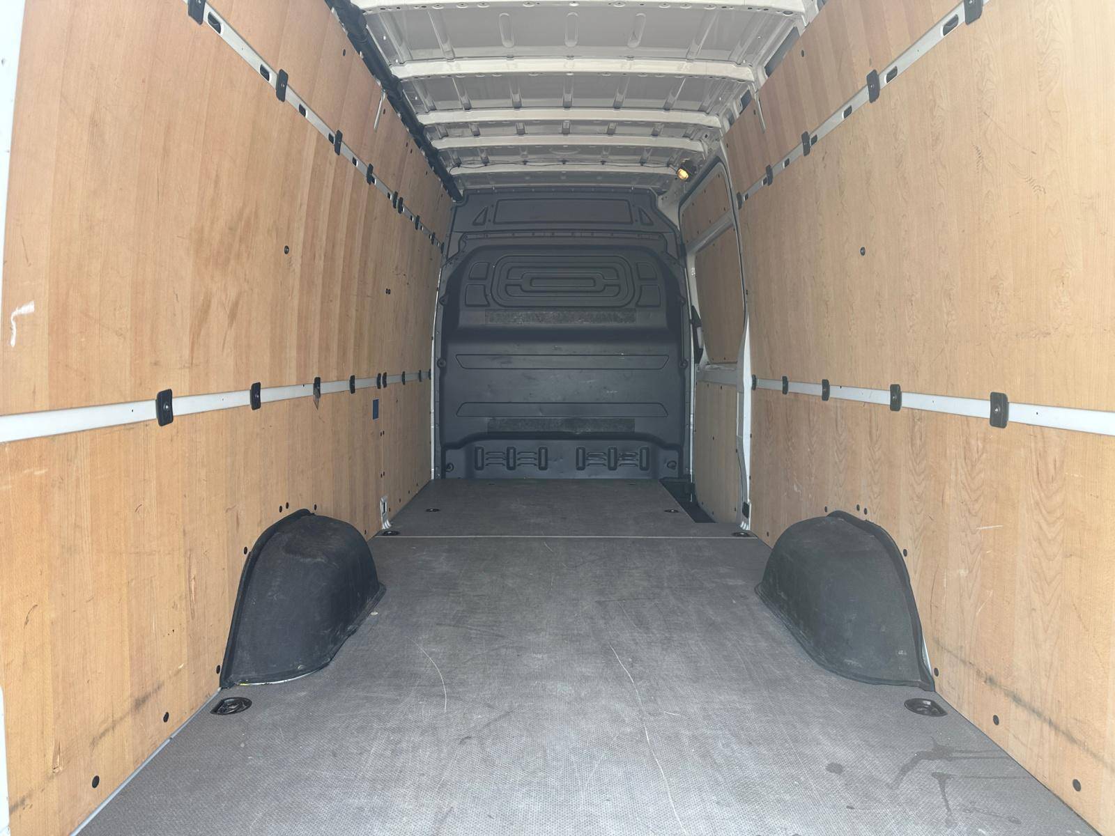 Image Mercedes-Benz SPRINTER 315 CDI Fourgon Toit sureleve Long  SPRINTER FGN 315 CDI 43 3.5T RWD FIRST 315 CDI Fourgon Toit sureleve Long