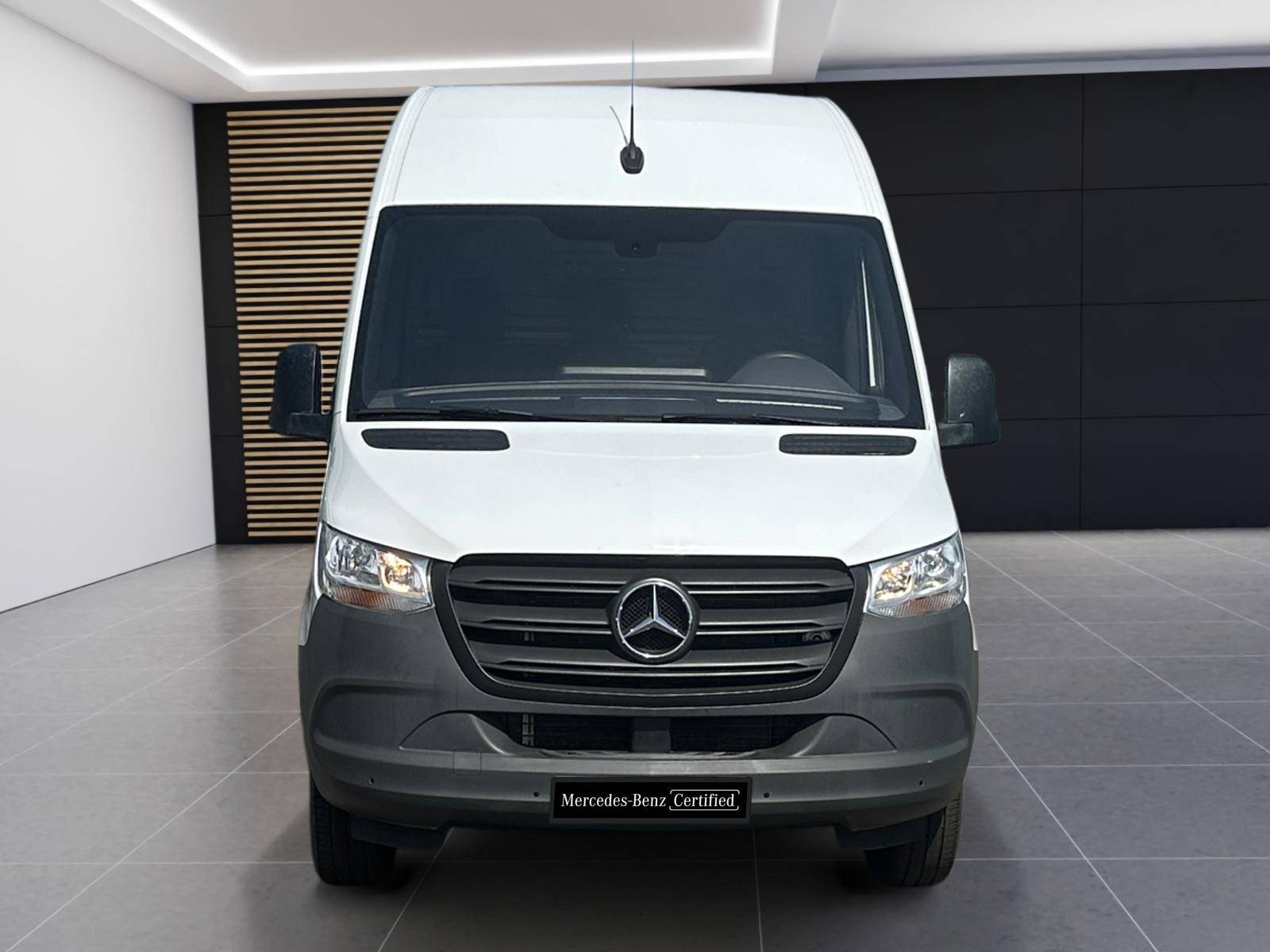 Image Mercedes-Benz SPRINTER 315 CDI Fourgon Toit sureleve Long  SPRINTER FGN 315 CDI 43 3.5T RWD FIRST 315 CDI Fourgon Toit sureleve Long