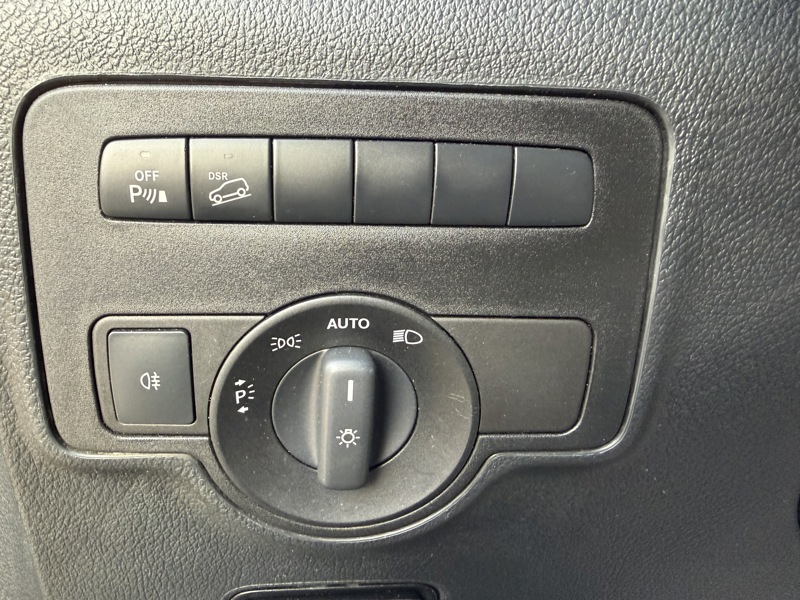 Image Mercedes-Benz VITO 116 CDI 4x4 Fourgon Long  VITO FOURGON 116 CDI LONG BVA RWD SELECT 116 CDI 4x4 Fourgon Long