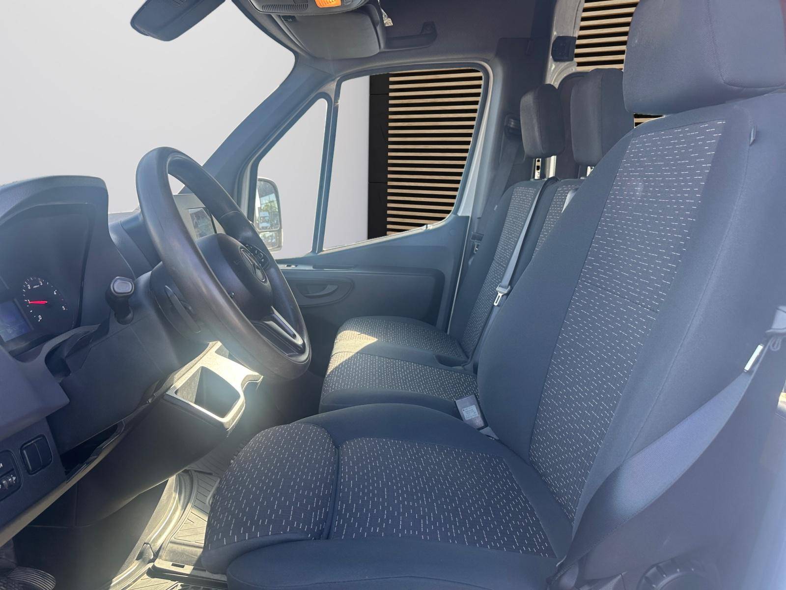 Image Mercedes-Benz SPRINTER 315 CDI Fourgon Toit sureleve Standard  SPRINTER 315 FG 37 3,5T FIRST 315 CDI Fourgon Toit sureleve Standard