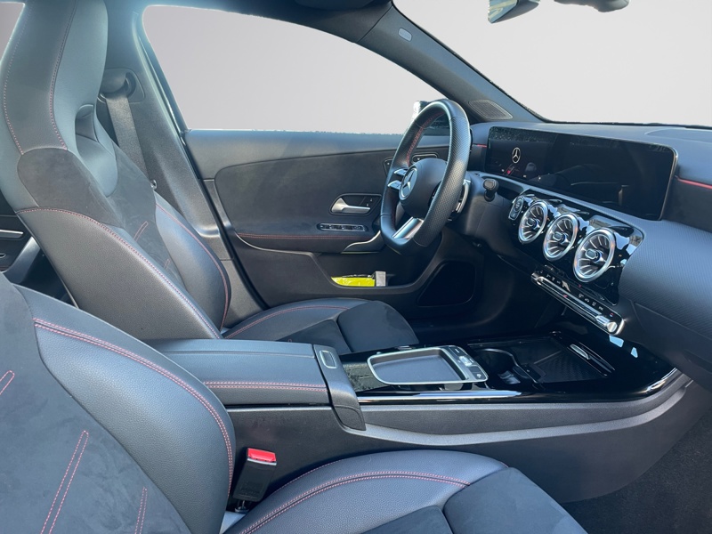 Image Mercedes-Benz CLASSE A 200 d AMG Line  Classe A 200 d AMG Line 200 d AMG Line