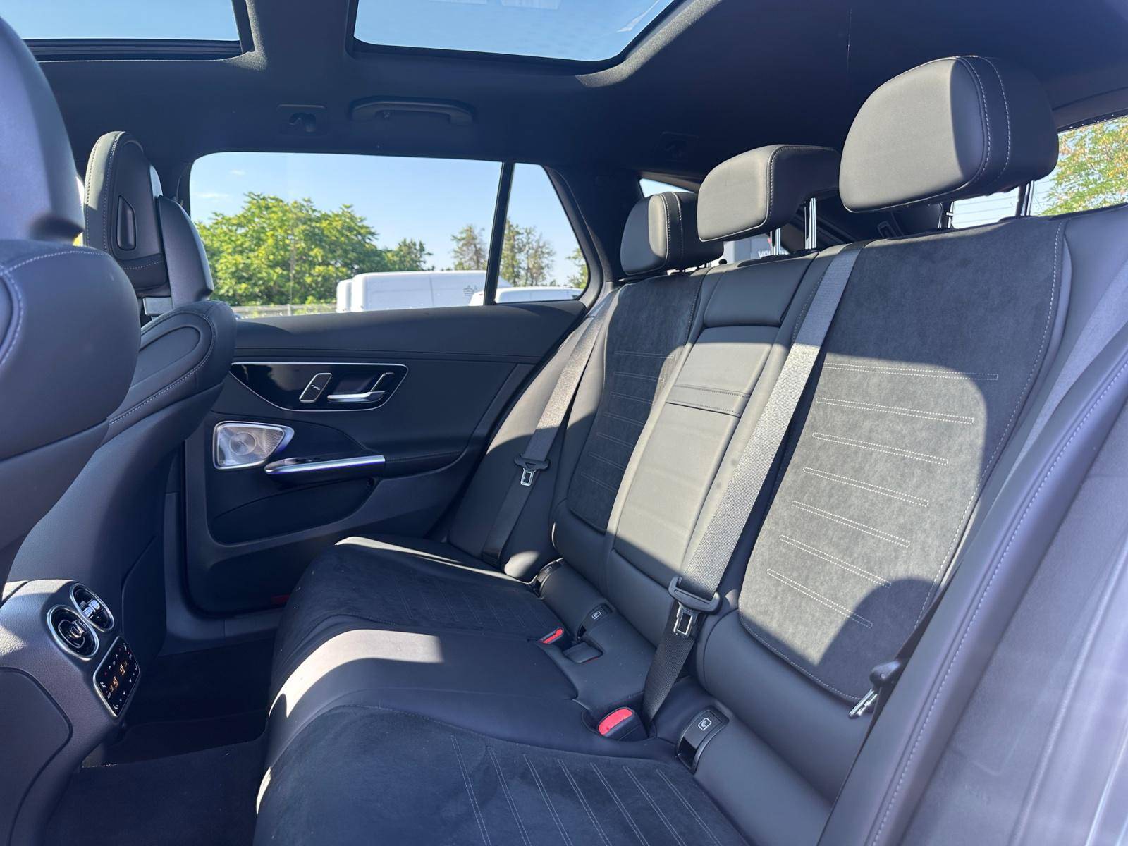 Image Mercedes-Benz CLASSE C BREAK Classe C 300 de Hybrid EQ Break AMG Line  Classe C 300 d e Hybrid EQ Break AMG Line Classe C 300 de Hybrid EQ Break AMG Line