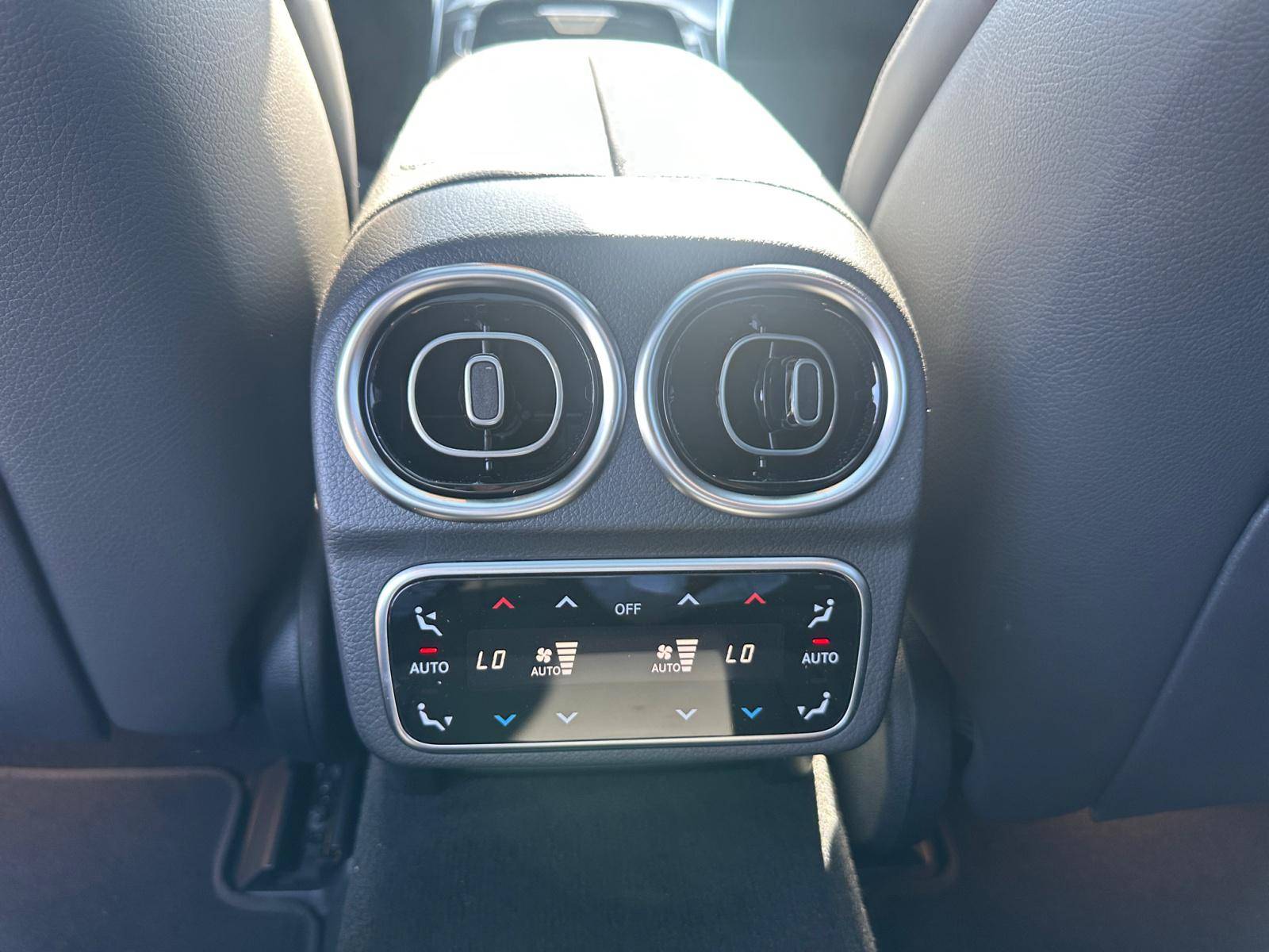 Image Mercedes-Benz CLASSE C BREAK Classe C 300 de Hybrid EQ Break AMG Line  Classe C 300 d e Hybrid EQ Break AMG Line Classe C 300 de Hybrid EQ Break AMG Line