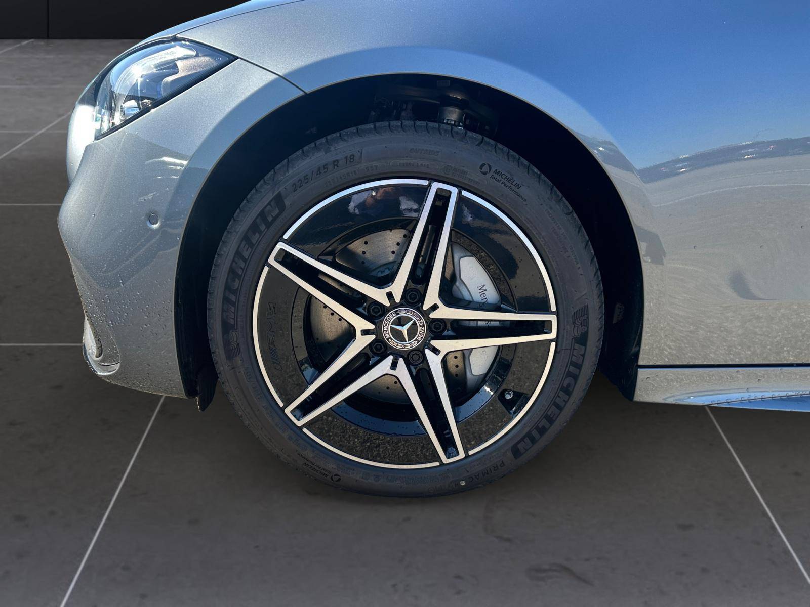 Image Mercedes-Benz CLASSE C BREAK Classe C 300 de Hybrid EQ Break AMG Line  Classe C 300 d e Hybrid EQ Break AMG Line Classe C 300 de Hybrid EQ Break AMG Line