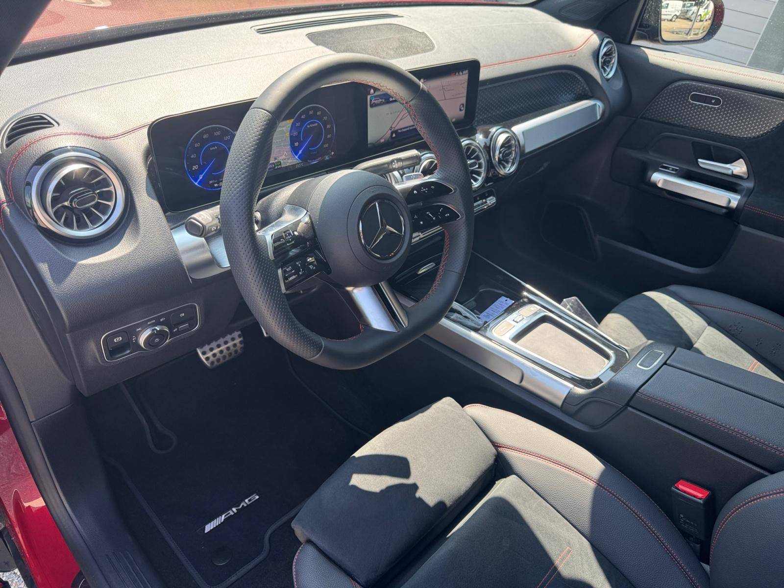 Image Mercedes-Benz EQB 350 4MATIC AMG Line  EQB 350 4MATIC AMG Line 350 4MATIC AMG Line