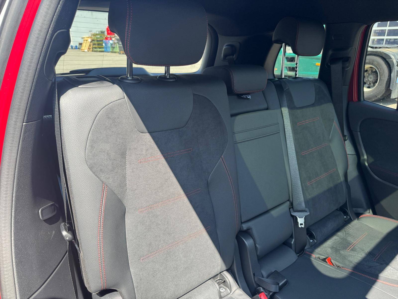 Image Mercedes-Benz EQB 350 4MATIC AMG Line  EQB 350 4MATIC AMG Line 350 4MATIC AMG Line