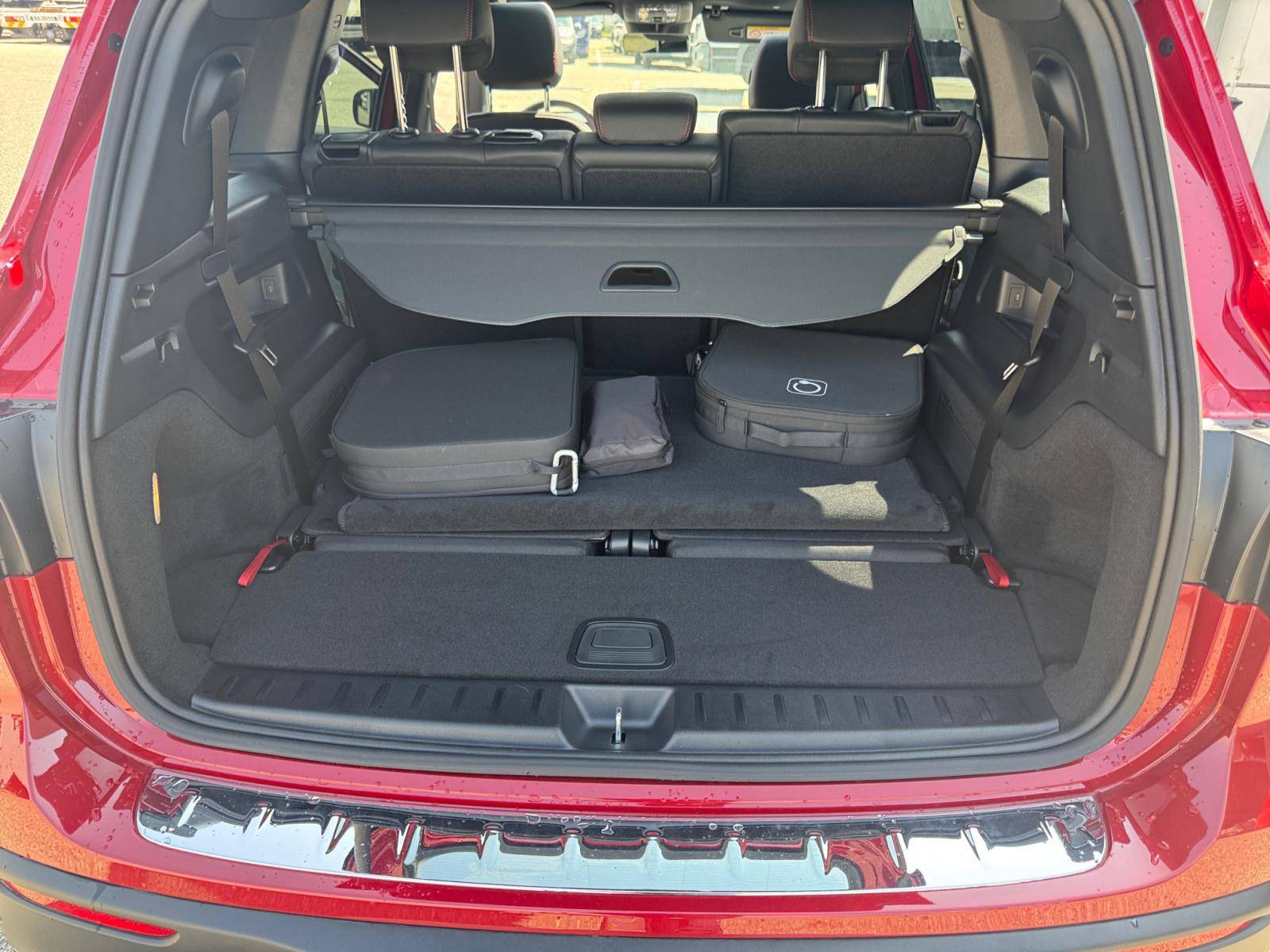 Image Mercedes-Benz EQB 350 4MATIC AMG Line  EQB 350 4MATIC AMG Line 350 4MATIC AMG Line