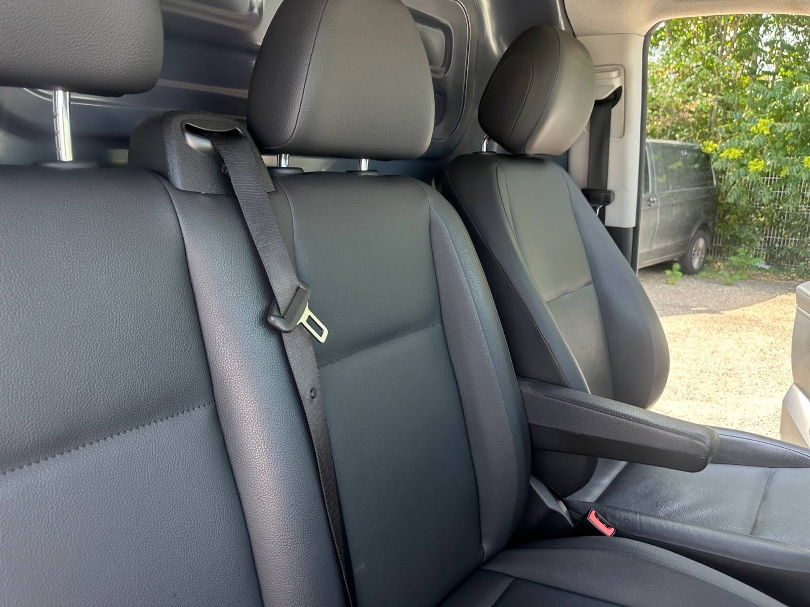 Image Mercedes-Benz VITO 119 CDI 4x4 Fourgon Long  VITO FGN 119 CDI LONG SELECT 119 CDI 4x4 Fourgon Long