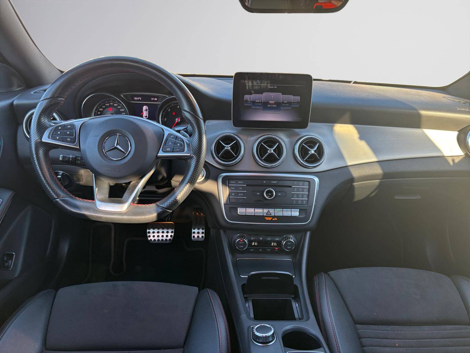 Image Mercedes-Benz CLA COUPÉ CLA 220 d  Coupé Fascination  CLA 220 d 7G-DCT Fascination CLA 220 d  Coupé Fascination