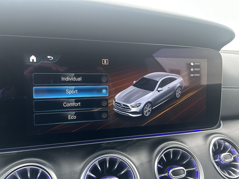 Image Mercedes-Benz CLASSE E COUPÉ Classe E 220 d AMG Line Coupé   Classe E 220 d AMG Line Coupé