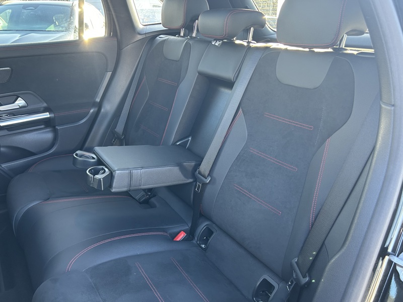 Image Mercedes-Benz EQA 350 4MATIC AMG Line   350 4MATIC AMG Line