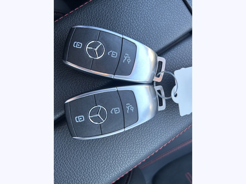 Image Mercedes-Benz EQA 350 4MATIC AMG Line   350 4MATIC AMG Line