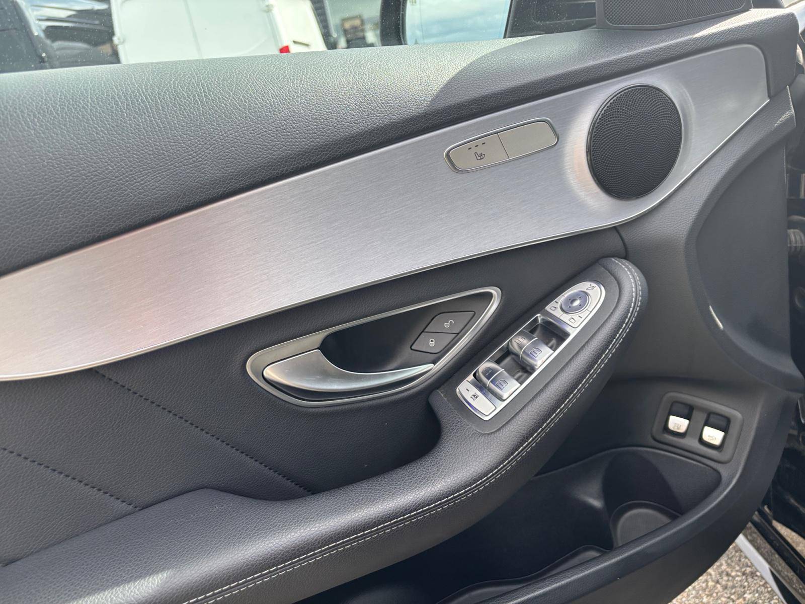 Image Mercedes-Benz CLASSE C BERLINE Classe C 300 e Berline AMG Line  Classe C 300 e Berline AMG Line Classe C 300 e Berline AMG Line