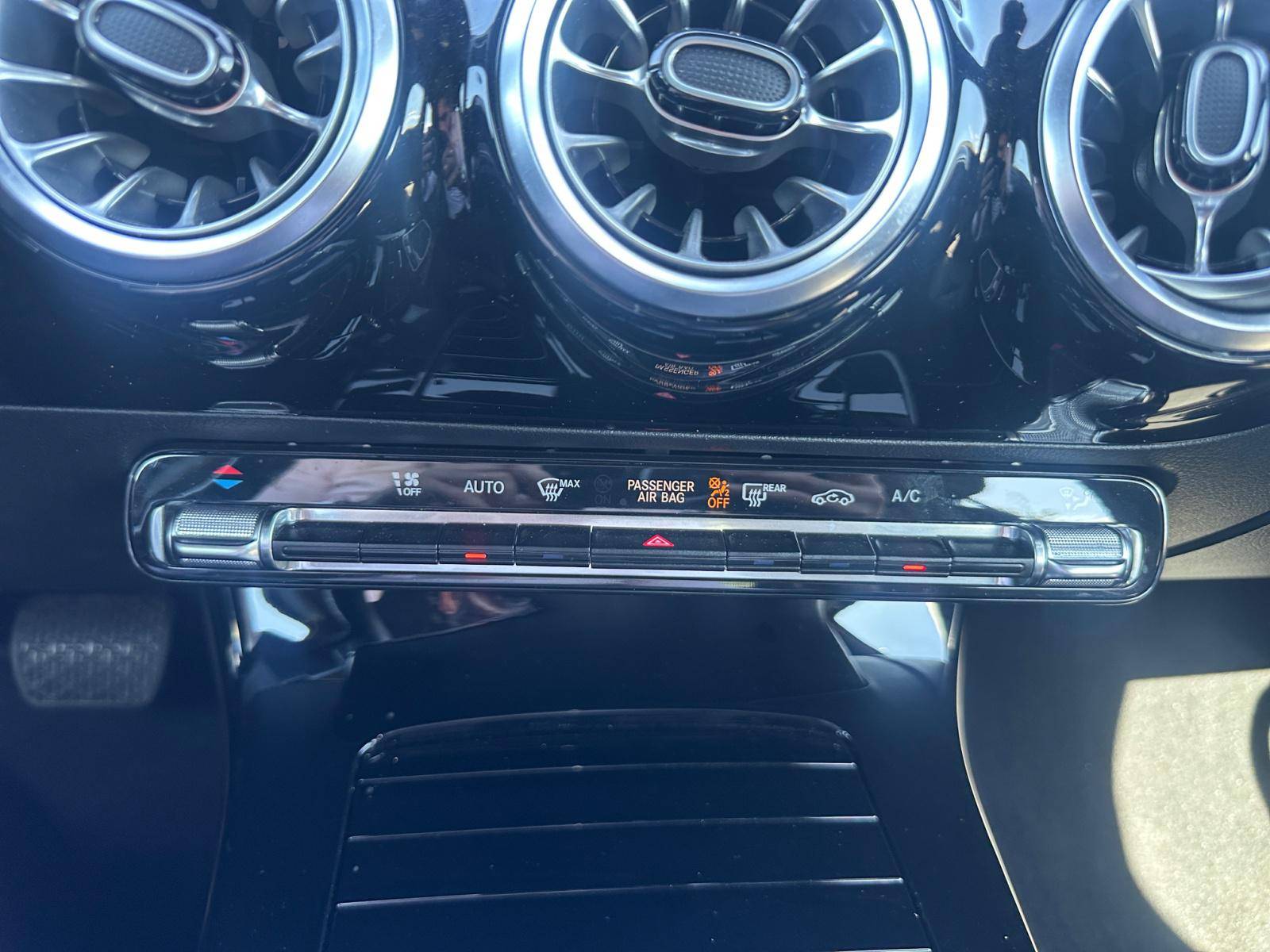 Image Mercedes-Benz CLASSE A 180 d Progressive Line  Classe A 180 d 8G-DCT Progressive Line 180 d Progressive Line