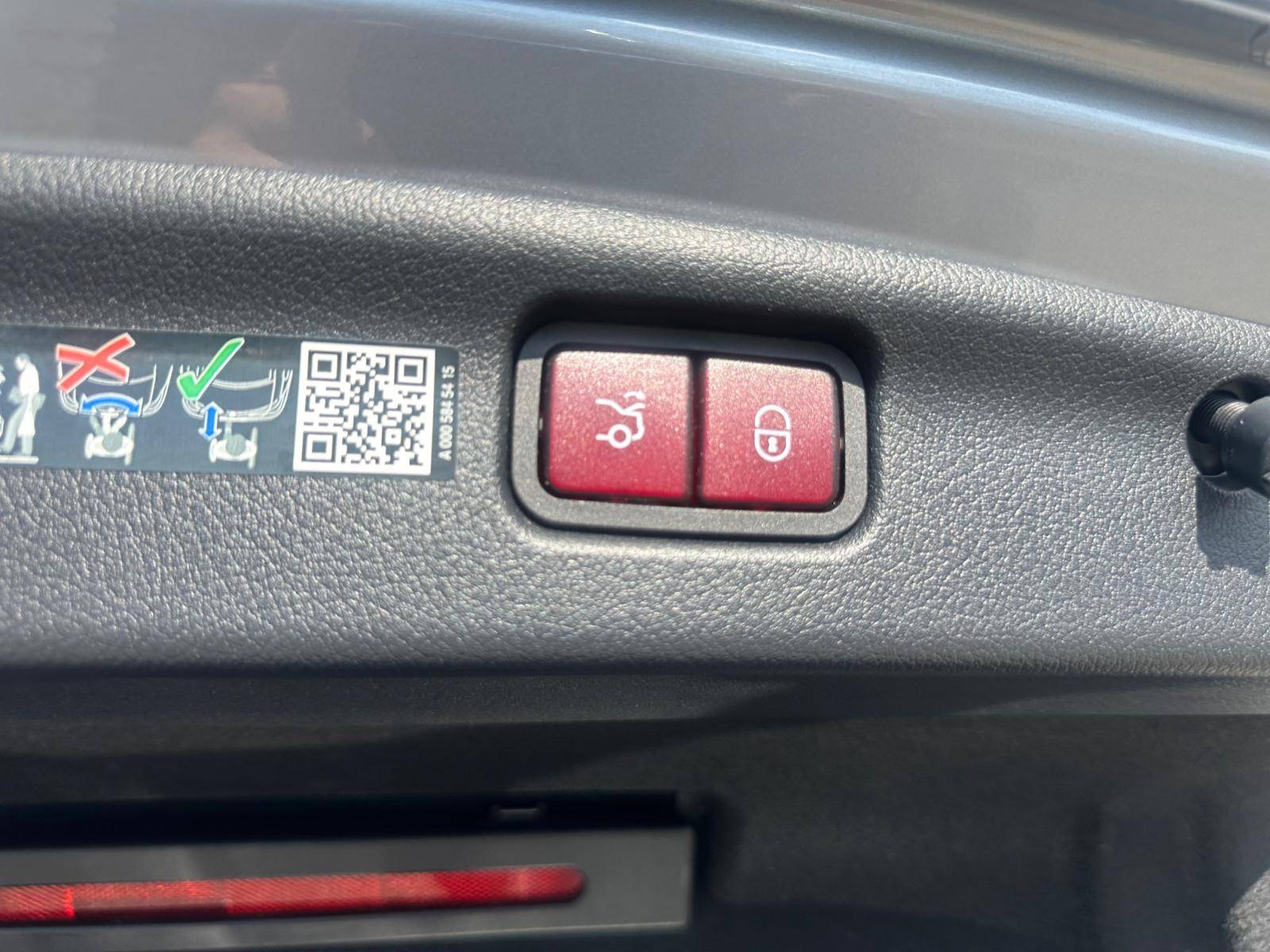 Image Mercedes-Benz CLASSE C BERLINE Classe C 300 de Hybrid EQ Berline AMG Line  Classe C 300 d e Hybrid EQ Berline AMG Line Classe C 300 de Hybrid EQ Berline AMG Line