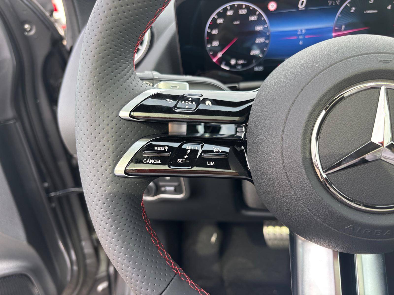 Image Mercedes-Benz GLA 200 d AMG Line  GLA 200 d AMG Line 200 d AMG Line