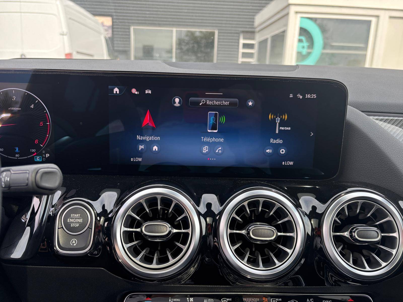 Image Mercedes-Benz GLA 200 d AMG Line  GLA 200 d AMG Line 200 d AMG Line