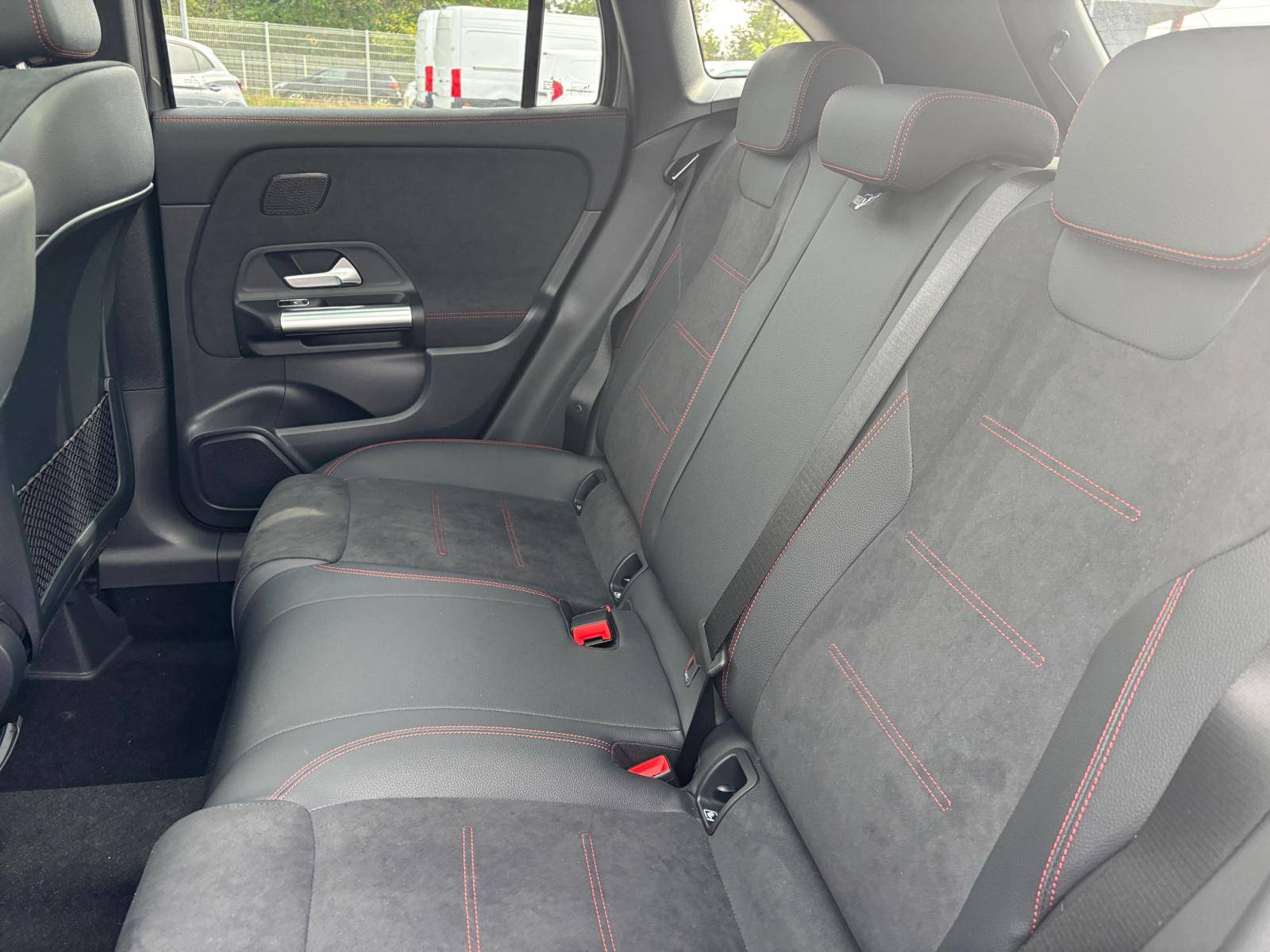 Image Mercedes-Benz GLA 200 d AMG Line  GLA 200 d AMG Line 200 d AMG Line