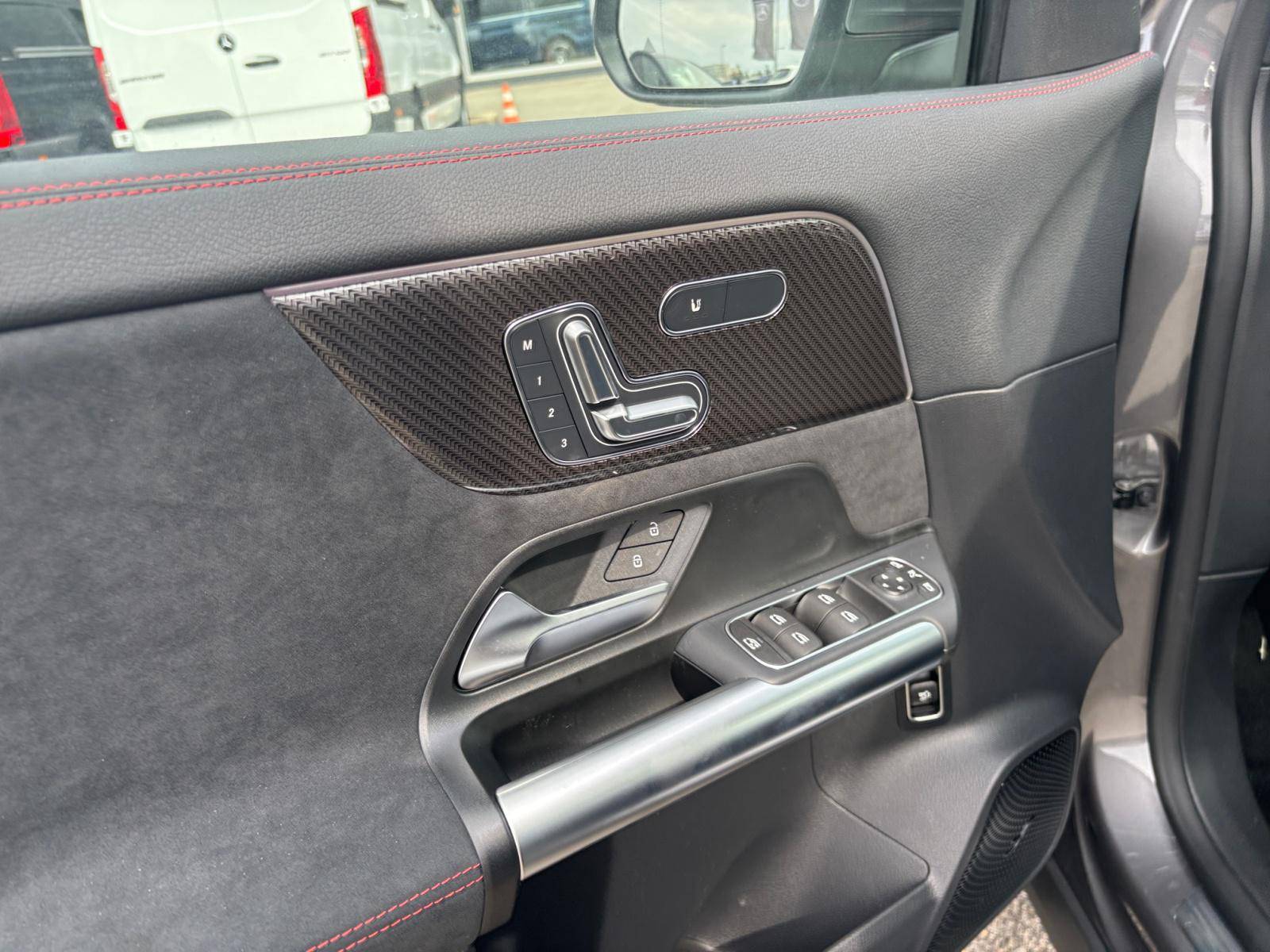 Image Mercedes-Benz GLA 200 d AMG Line  GLA 200 d AMG Line 200 d AMG Line